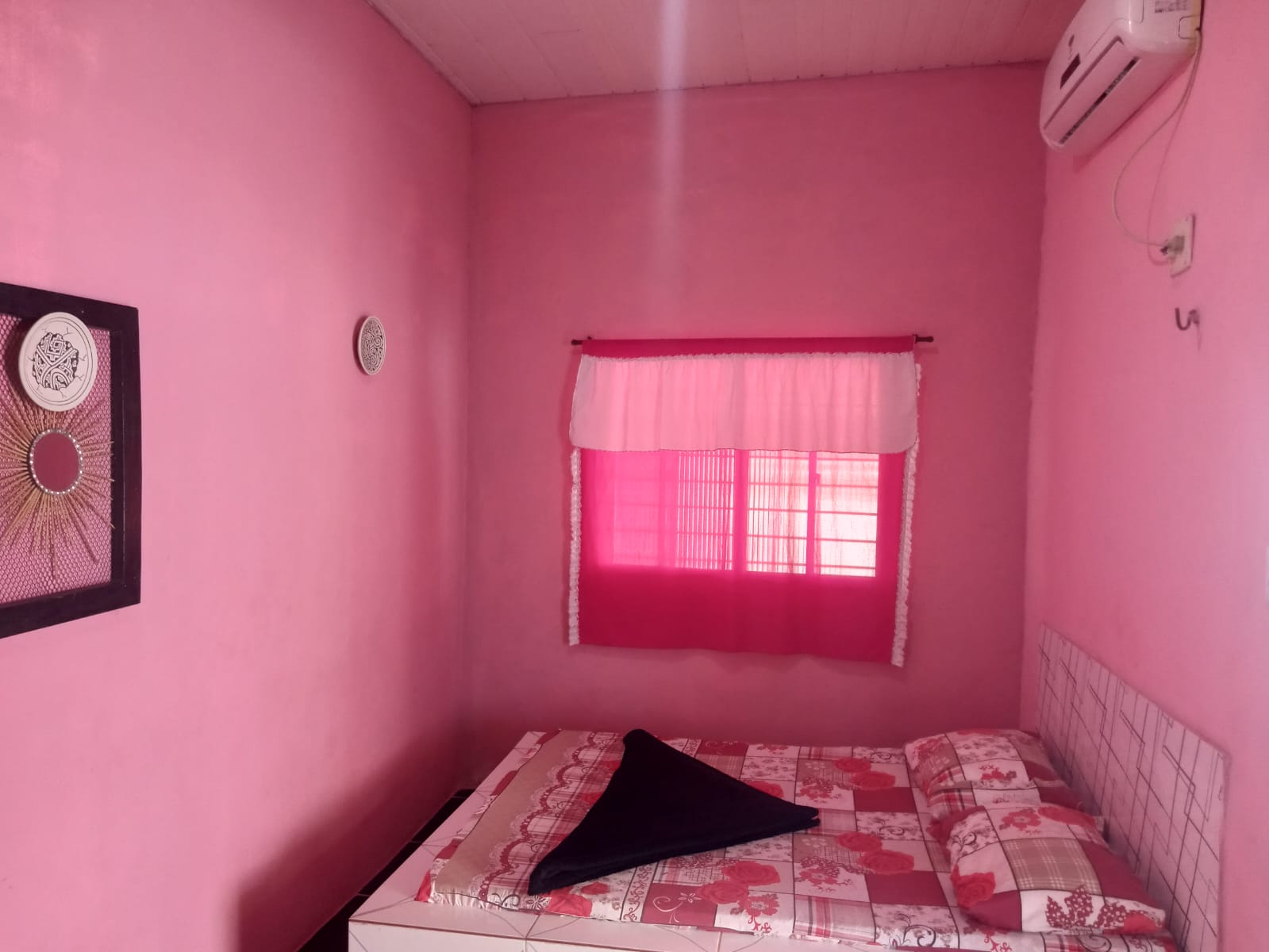 Quarto Rosa com Ar-condicionado — Pousada Tia Neguinha